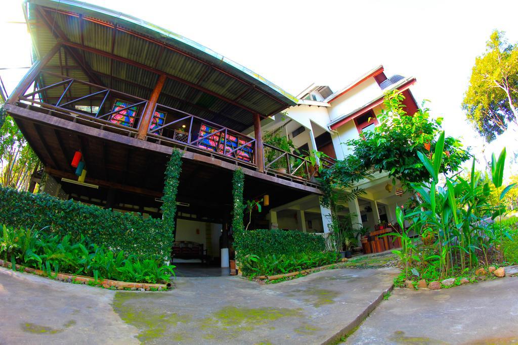 Hotel Baan Saleepai Extérieur photo
